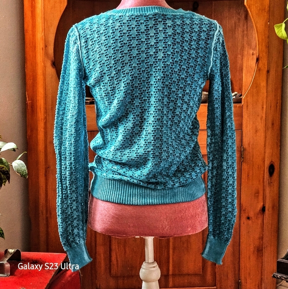 Tommy Bahama knit sweater, size extra small. - Picture 2 of 7